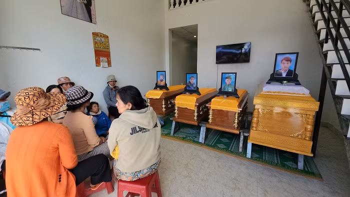 Khẩn trương điều tra, làm rõ nguyên nhân 4 cha con tử vong -0
