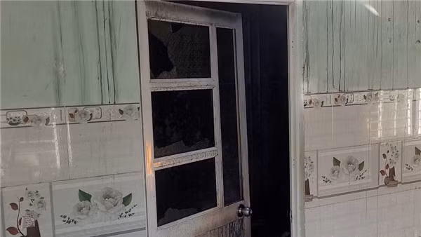 Người đàn ông mua xăng về nhà tự thiêu