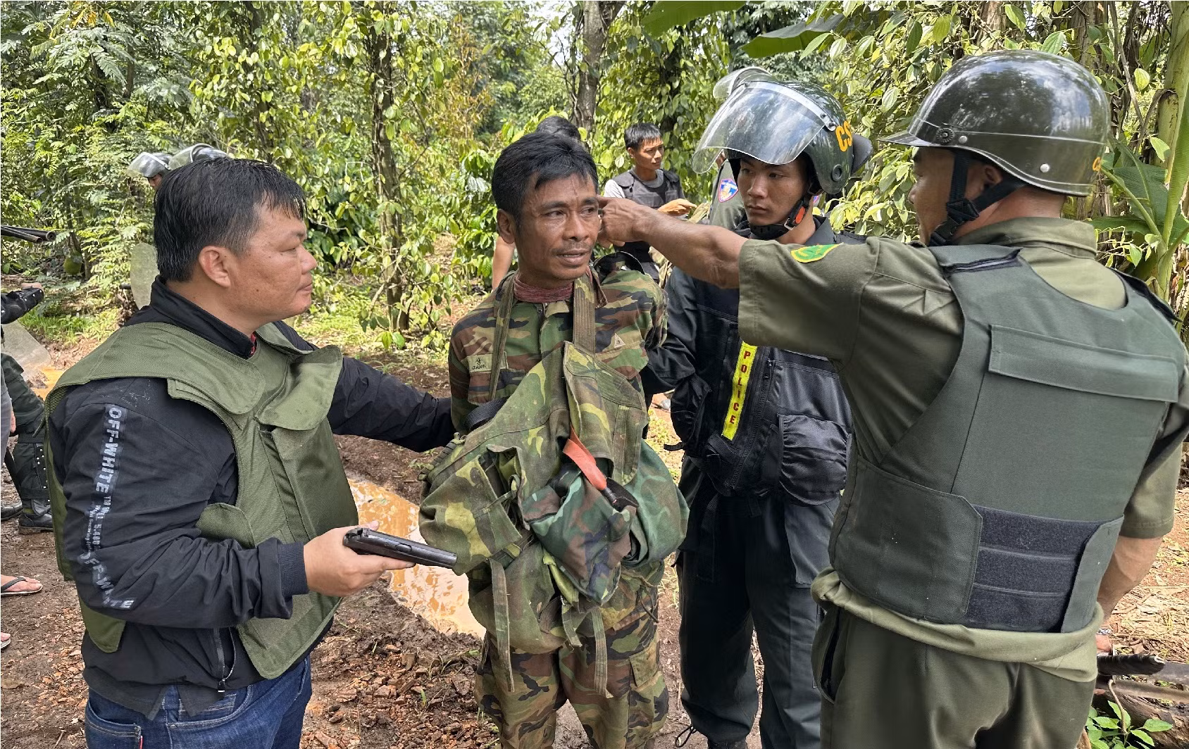 Chuyện về những người làm báo mang sắc phục Công an -0