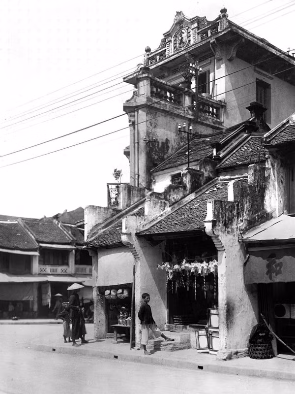Ngược chiều phố xưa -1