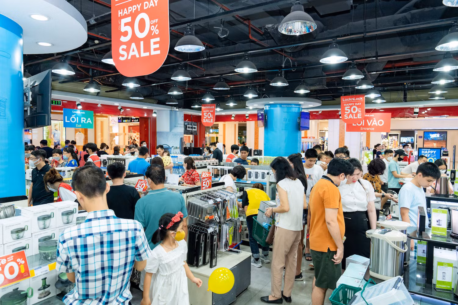 Vincom Red Sale 2023 khởi động chặng đua “Đường lên đỉnh săn deal” -0