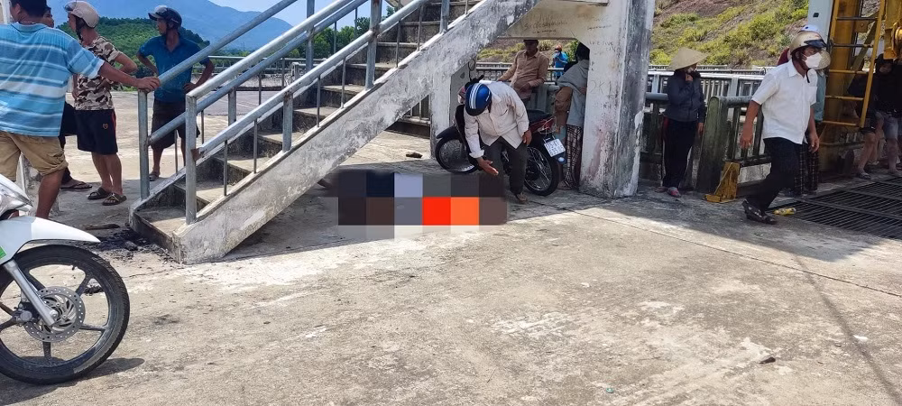 Phát hiện thi thể nam thanh niên ở đập tràn hồ Thủy Yên -0