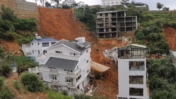 Tìm thấy thi thể đầu tiên trong vụ lở đất kinh hoàng ở Đà Lạt
