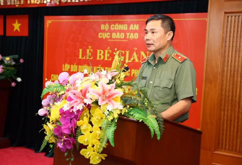 Bế giảng lớp bồi dưỡng kiến thức quốc phòng và an ninh đối tượng 2 trong CAND -0