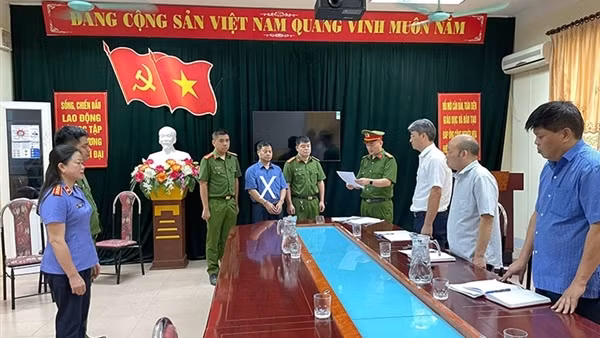 Khởi tố, bắt giam Giám đốc một trung tâm của Đại học Tây Bắc
