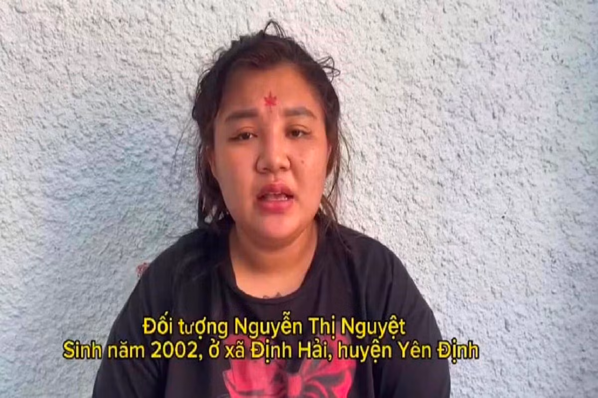 Mượn cớ chụp ảnh chưa xin phép rồi cưỡng đoạt 18 triệu đồng -0
