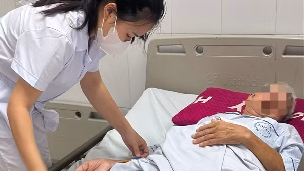 Người đàn ông nhiễm vi khuẩn "ăn thịt người" từ vết thương ở cẳng chân