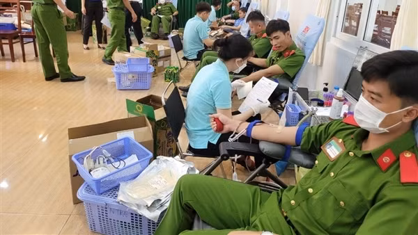 Nhiều hoạt động hưởng ứng Chiến dịch thanh niên Công an tình nguyện hè
