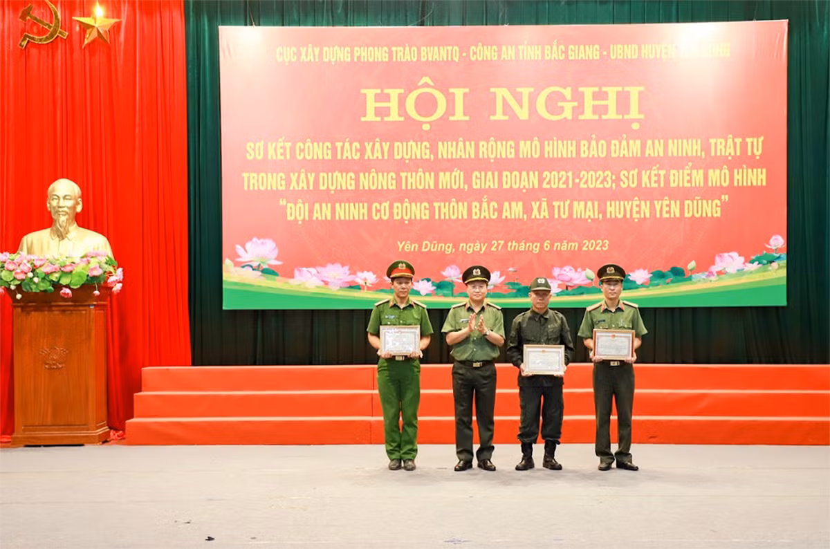 Phát huy vai trò mô hình quần chúng tham gia bảo đảm ANTT trong xây dựng nông thôn mới -0