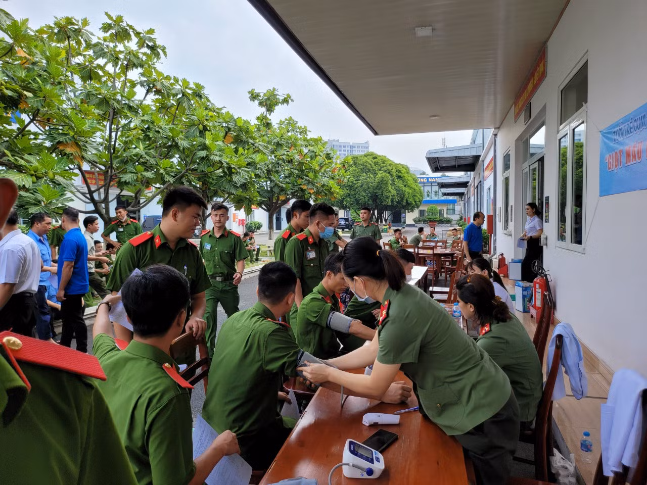 Cụm thi đua số 5: Nhiều hoạt động hưởng ứng Chiến dịch thanh niên Công an tình nguyện hè -0