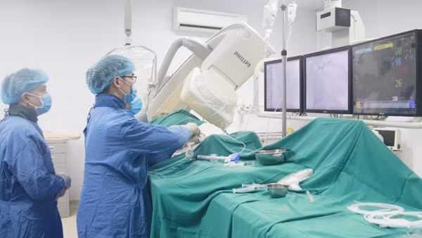 Hút thuốc lá 10 năm liên tục, người đàn ông bị nhồi máu cơ tim