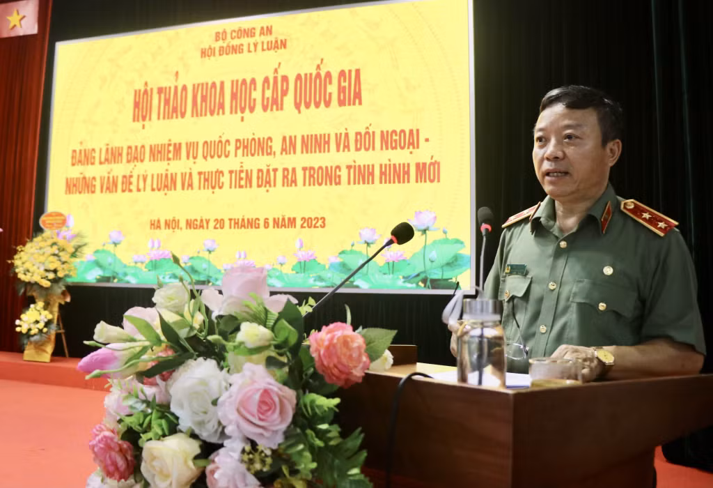 Cung cấp luận cứ xác đáng về các vấn đề chiến lược trong xây dựng và bảo vệ Tổ quốc -0