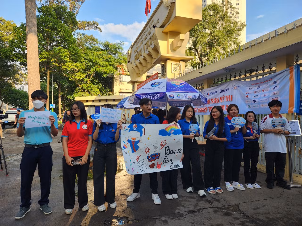Tích cực hỗ trợ thí sinh trong kỳ thi tốt nghiệp THPT 2023 -0