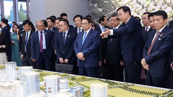 Thủ tướng Phạm Minh Chính thăm Khu mới Hùng An