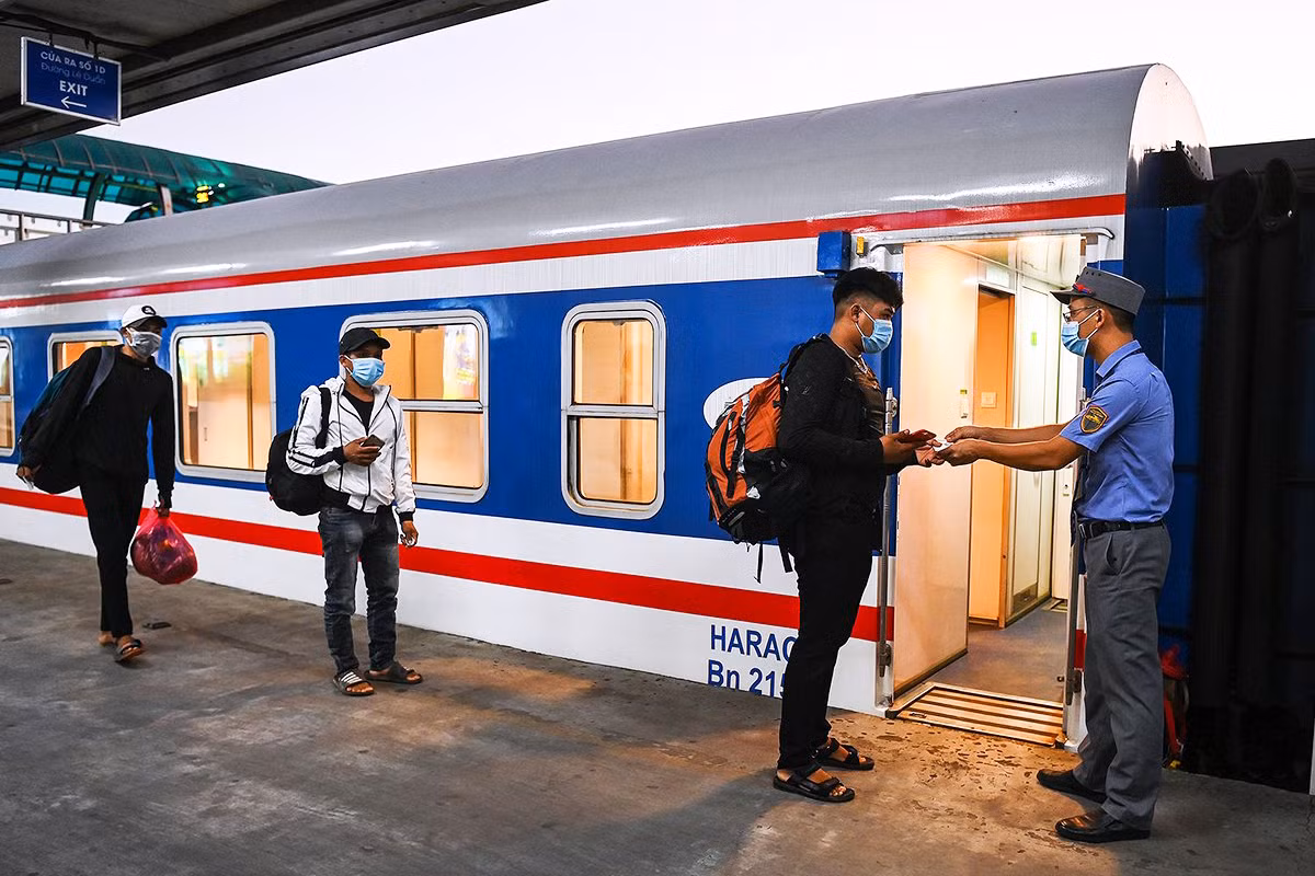 Giảm 10% giá vé tàu cho học sinh đi thi, nhập học mùa thi 2023 -0