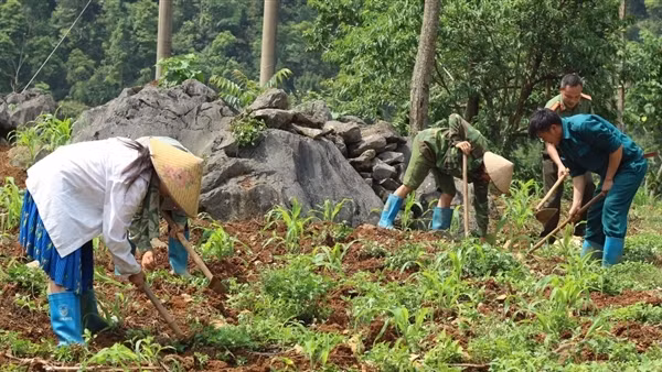 Giữ yên bình mảnh đất “phên giậu” Cao Bằng
