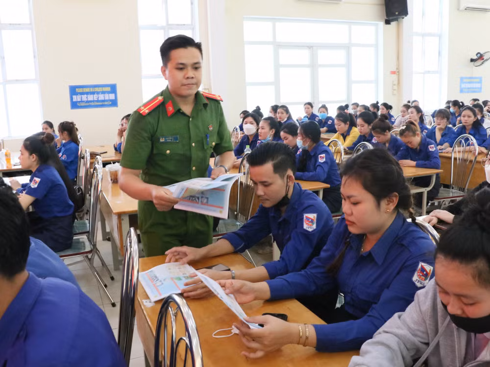 Chặn ma túy xâm nhập vào khu công nghiệp -0