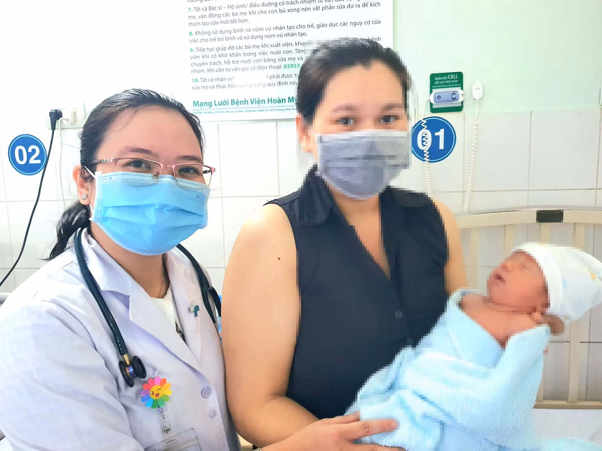 Bác sĩ cứu sống bé sơ sinh ngưng tim ngưng thở -0