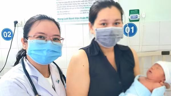 Cứu sống bé sơ sinh ngưng tim ngưng thở