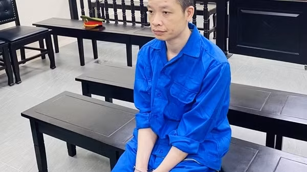 Nghịch tử nghiện ma túy chém mẹ, lĩnh 12 năm tù