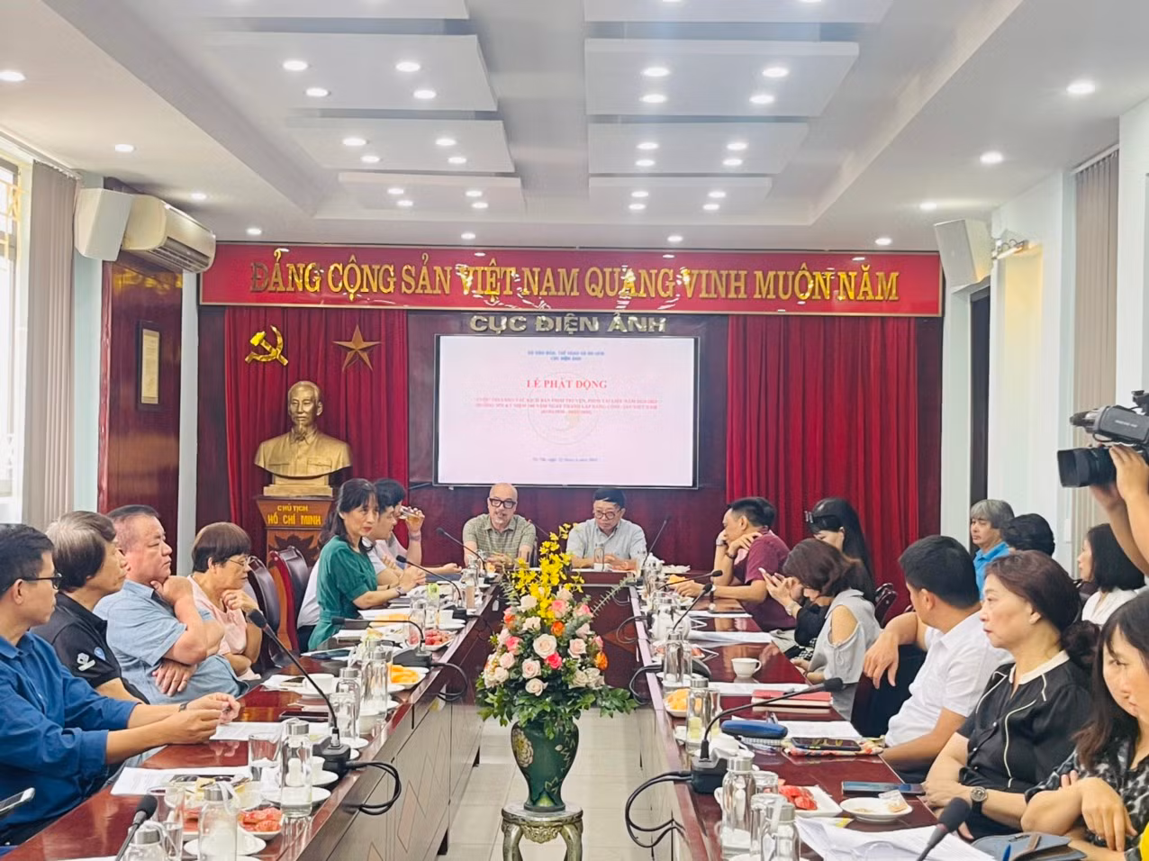 Phát động viết kịch bản phim hướng tới kỷ niệm 100 năm Ngày thành lập Đảng -0