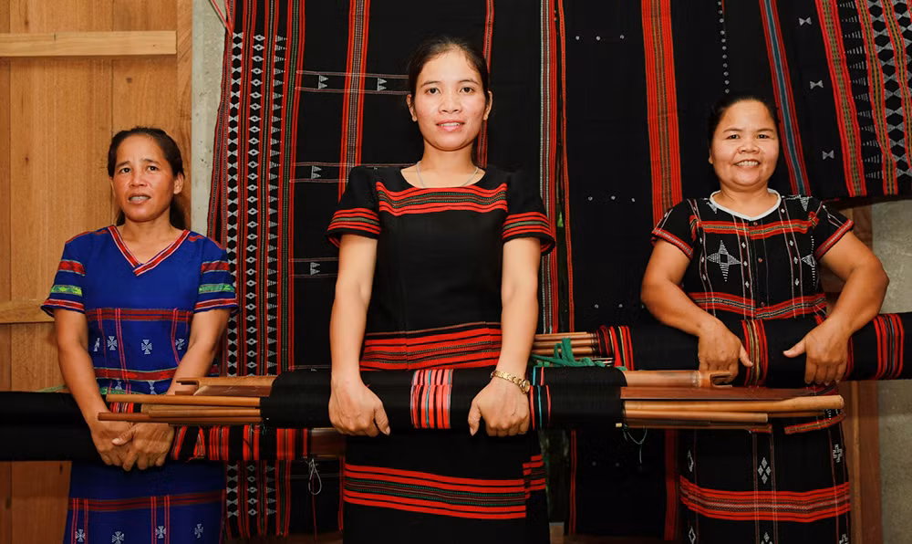 Đồng bào thiểu số ở Pire vươn lên từ nghèo khó -0