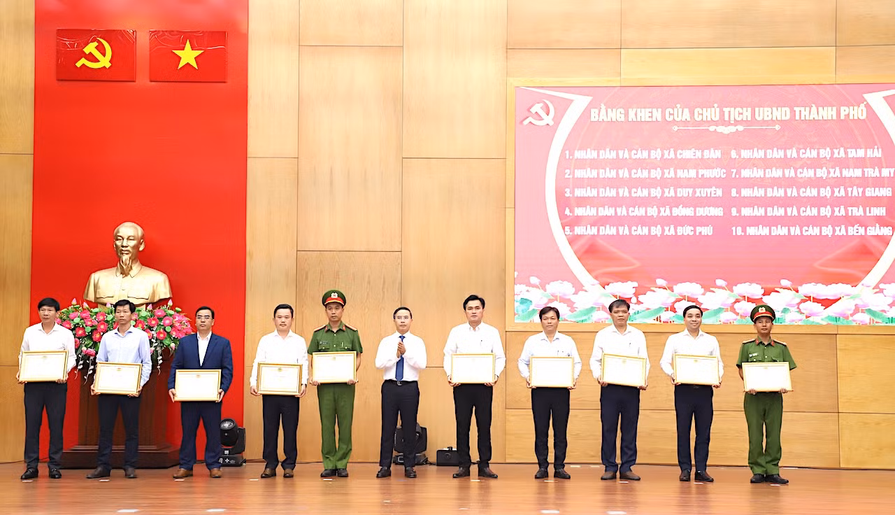 Tuyên dương nhiều điển hình trong phong trào Toàn dân bảo vệ ANTQ tại Đà Nẵng -0