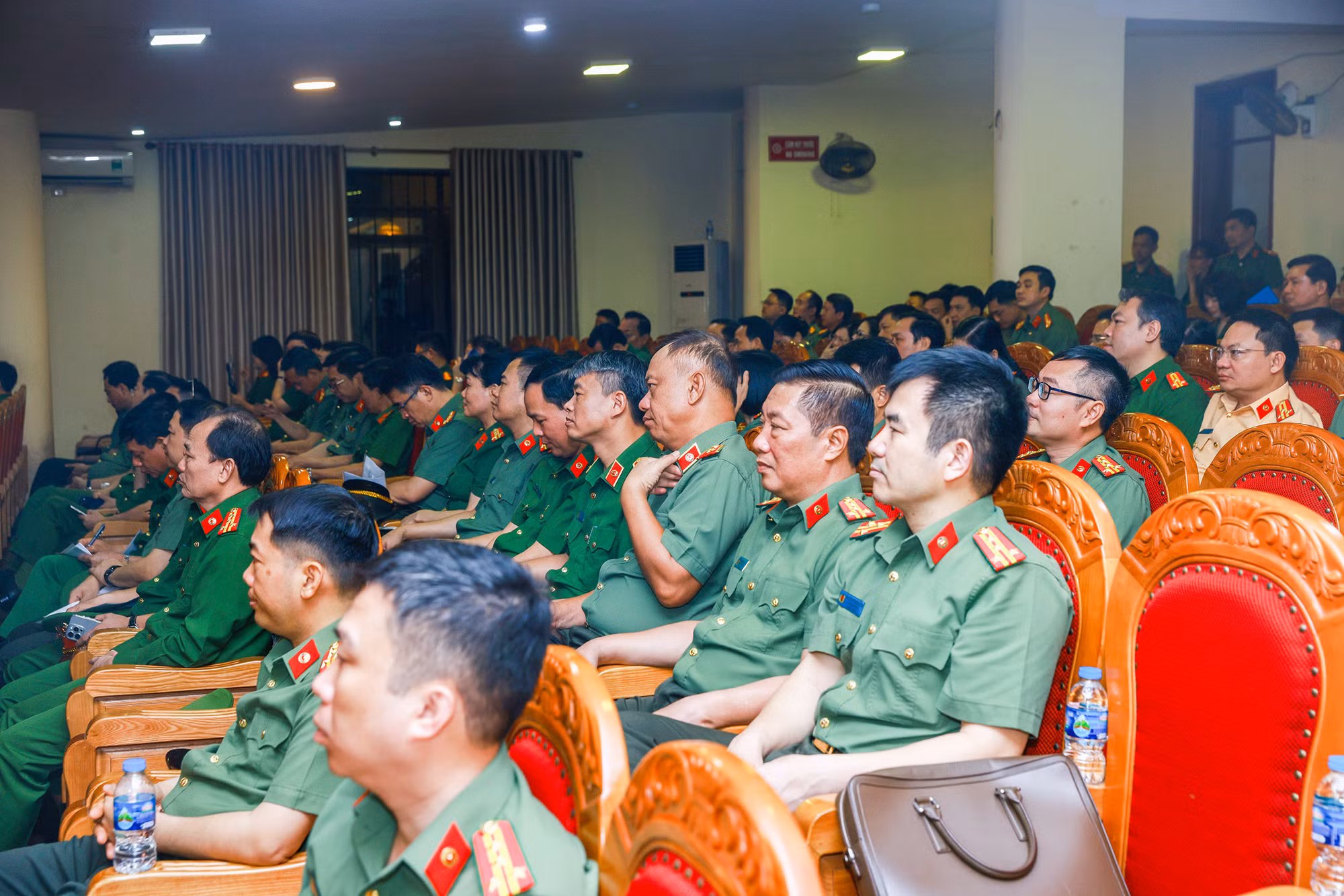 Nâng cao chất lượng công tác điều lệnh, quân sự, võ thuật trong Công an nhân dân -1