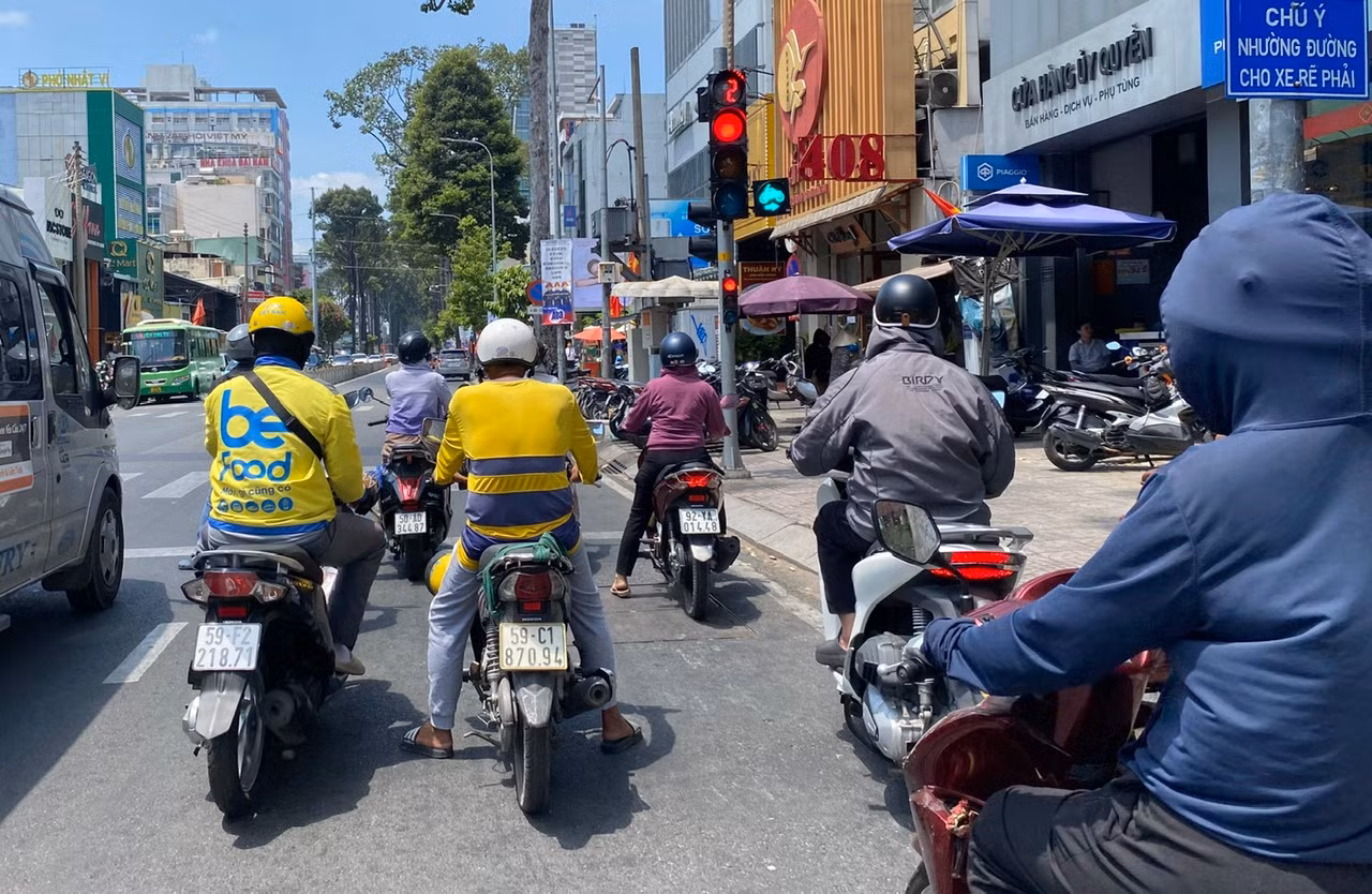 Những lỗi vi phạm phổ biến dẫn đến TNGT, ùn ứ giao thông -0