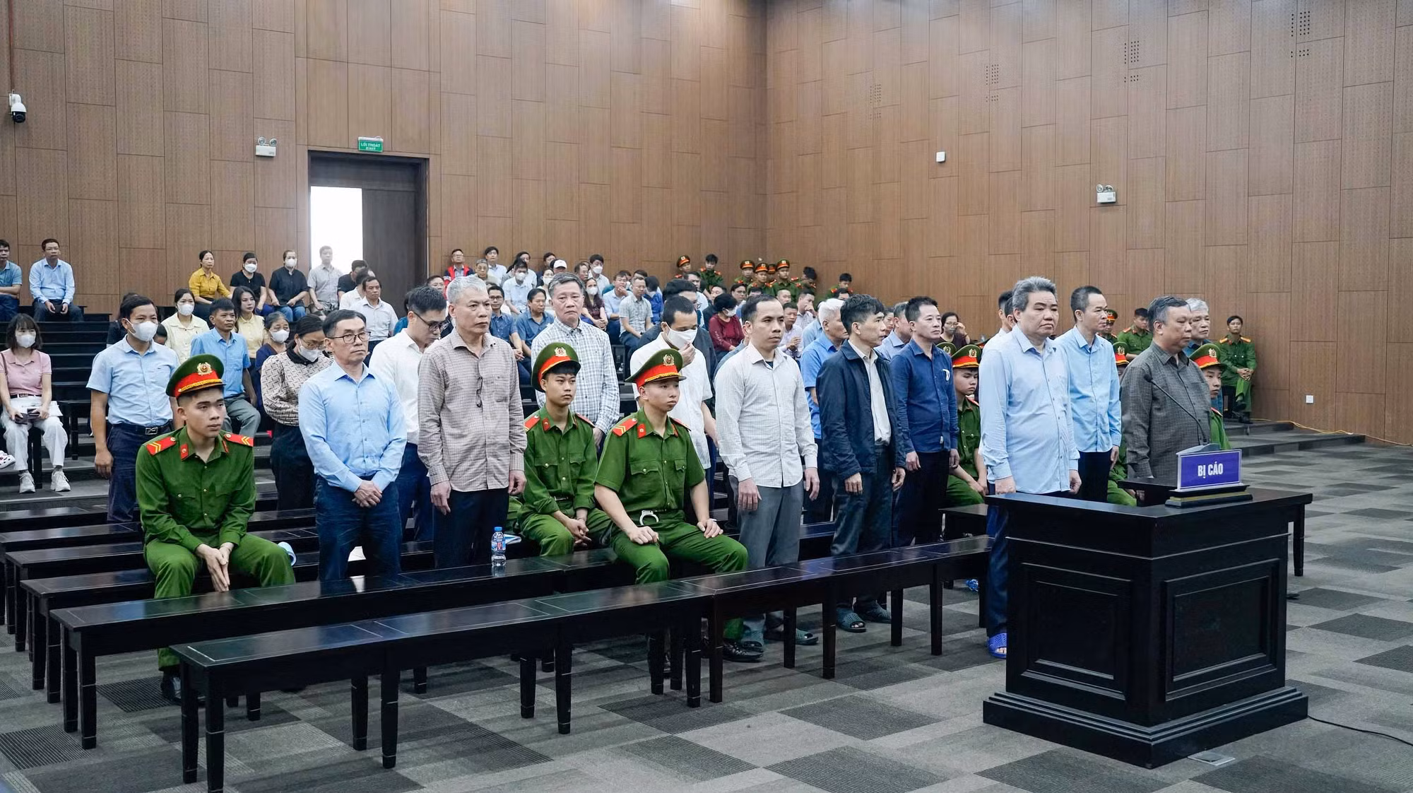 Xét xử cựu Thứ trưởng Bộ Nông nghiệp và Phát triển nông thôn Hoàng Văn Thắng -0