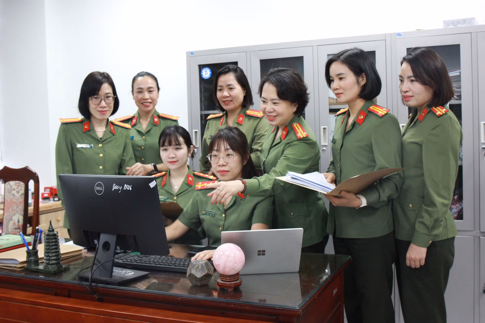  Ứng dụng công nghệ nâng cao hiệu quả phục vụ nhân dân -0