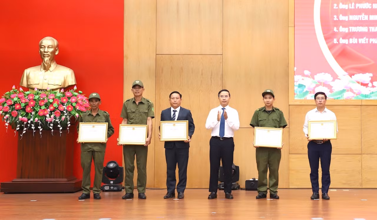 Tuyên dương nhiều điển hình trong phong trào Toàn dân bảo vệ ANTQ tại Đà Nẵng -0