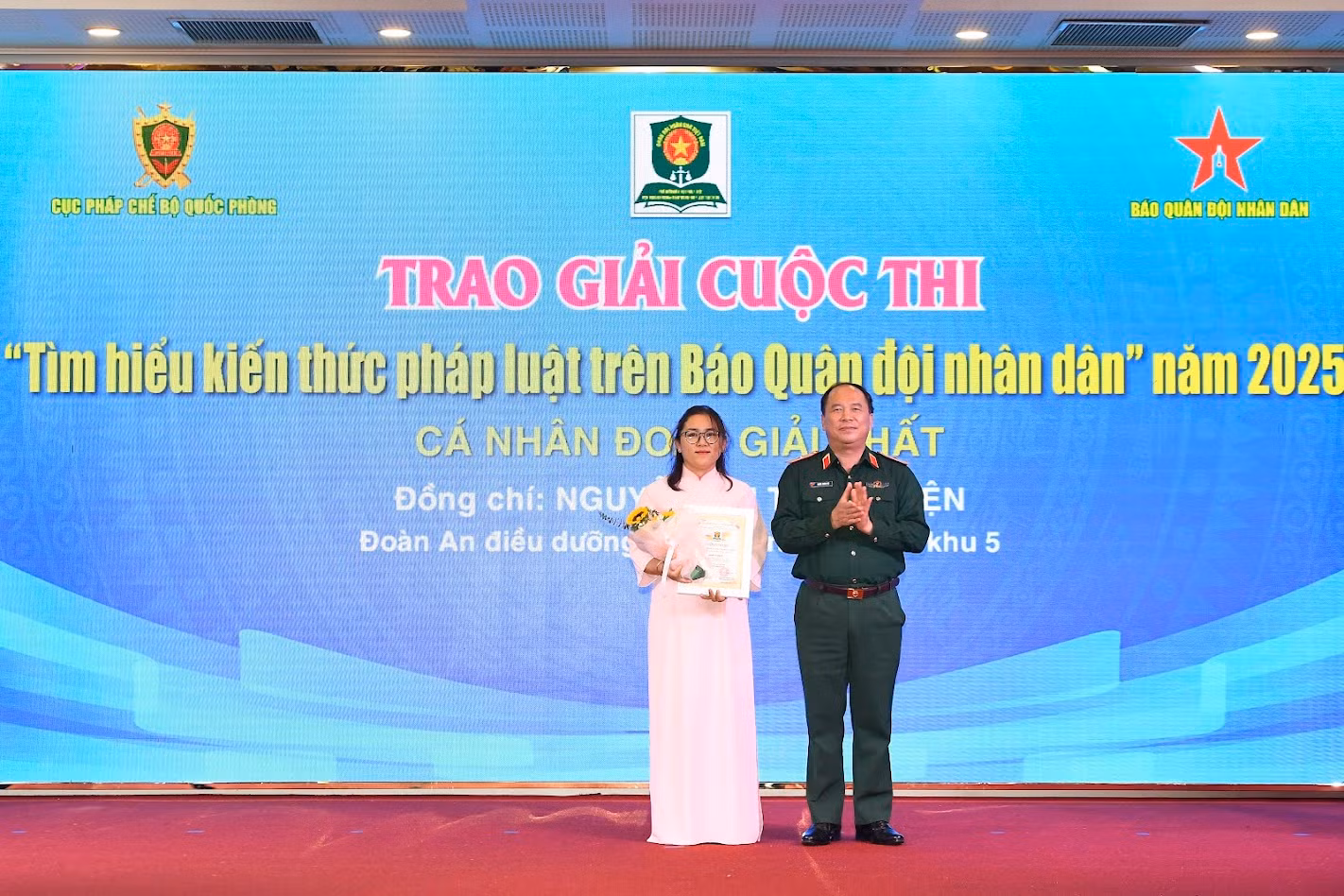 Trao giải cuộc thi “Tìm hiểu kiến thức pháp luật trên Báo Quân đội nhân dân” năm 2025 -0