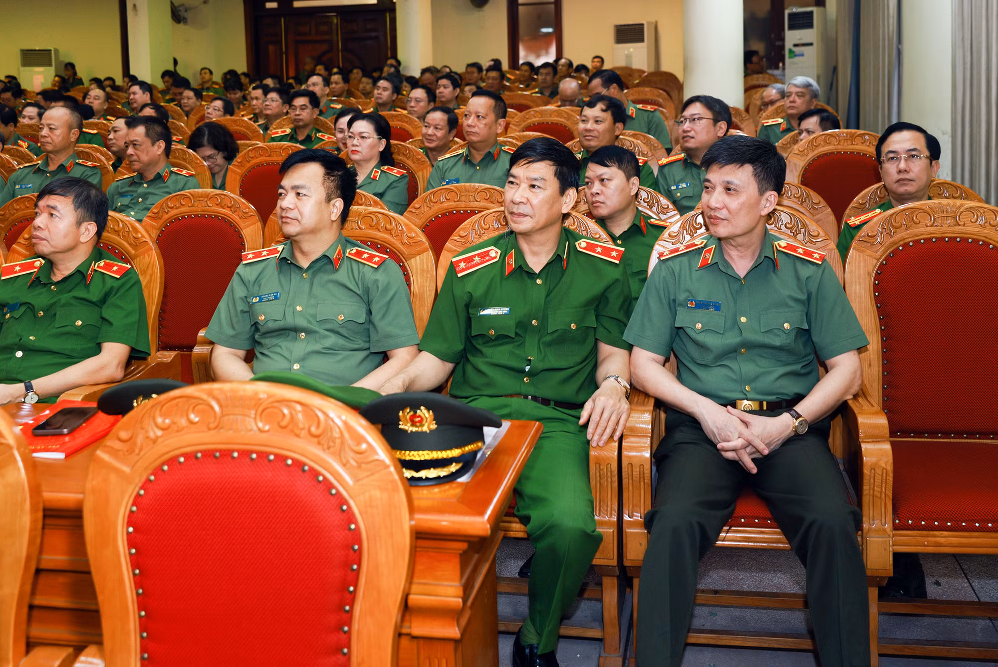 Nâng cao chất lượng công tác điều lệnh, quân sự, võ thuật trong Công an nhân dân -2