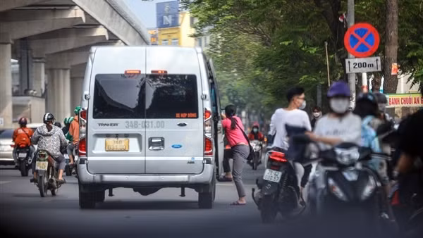 Xe khách vượt ẩu tông liên hoàn, 3 người thương vong ảnh 5
