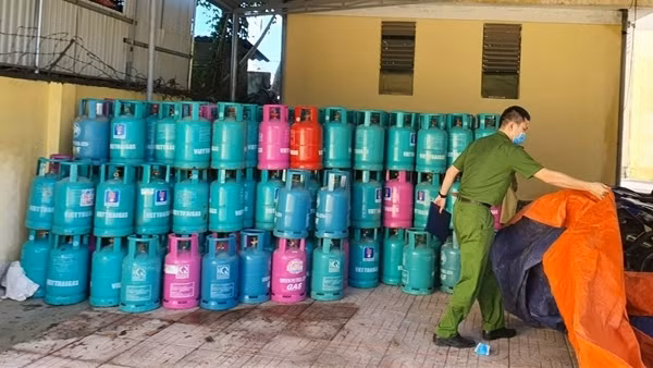 "Cắt tai mài vỏ", chiêu độc lũng đoạn thị trường gas