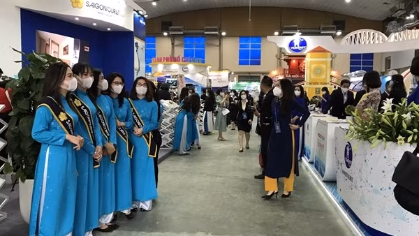 Du lịch trở lại mùa “Trăm hoa đua nở” ảnh 2