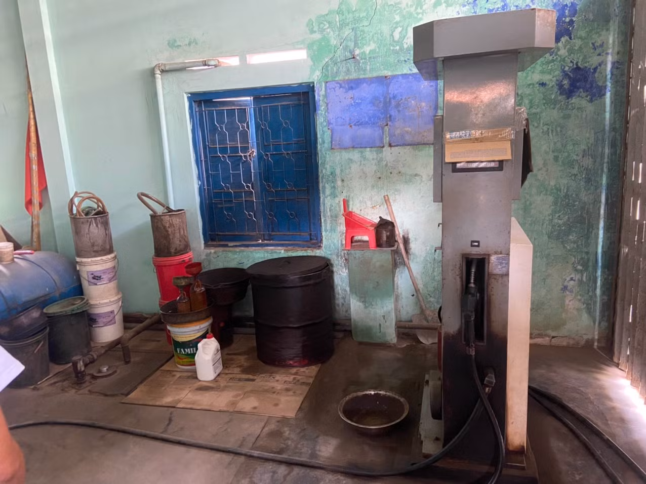  Phát hiện một cơ sở kinh doanh dầu không hợp pháp -0