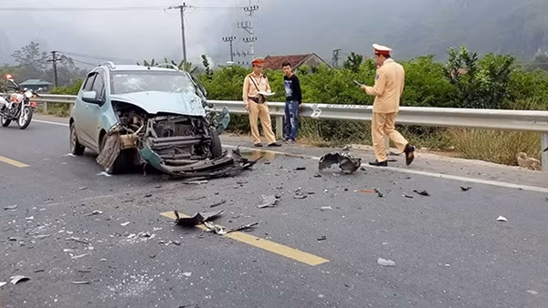Ngày thứ 2 của kỳ nghỉ lễ, TNGT giảm, vi phạm nồng độ cồn gia tăng ảnh 3