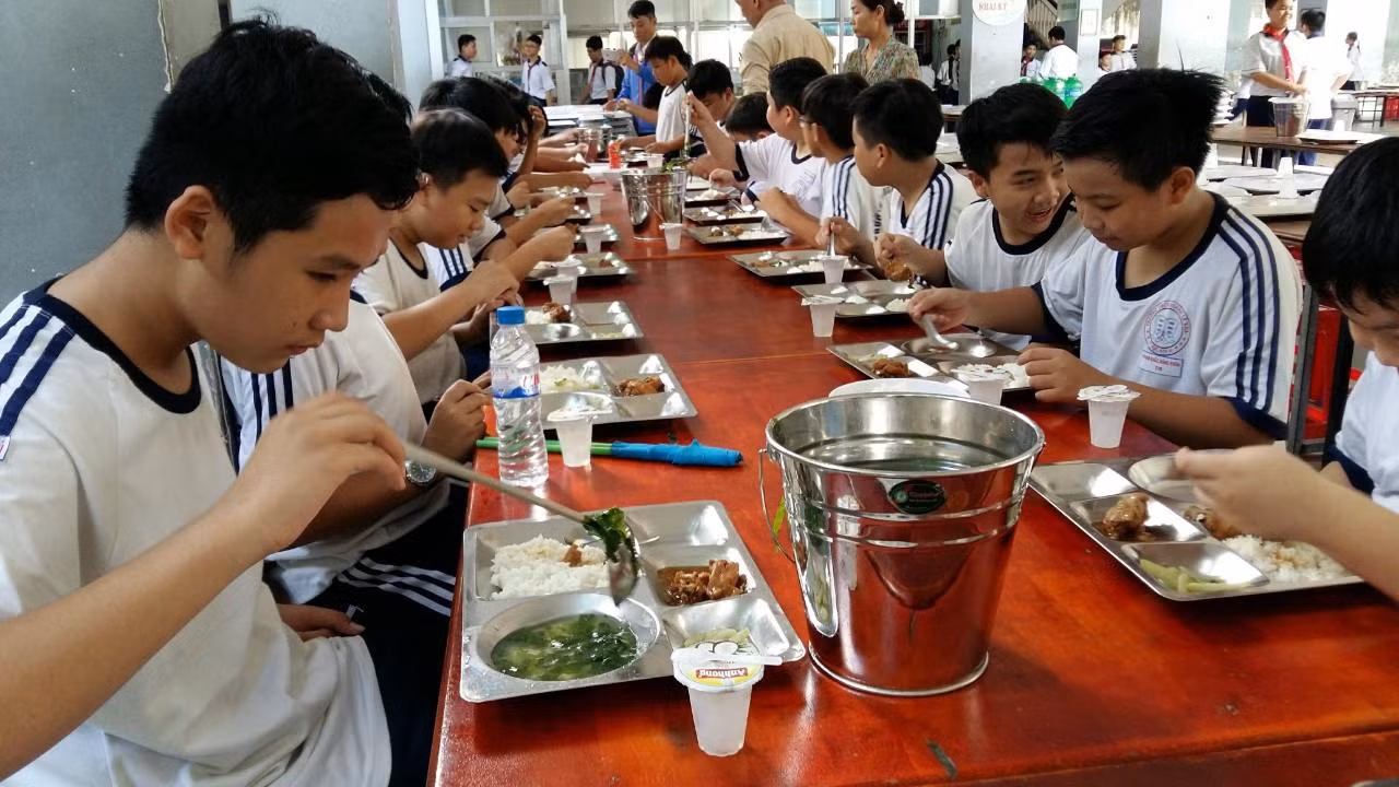 Hà Nội hướng dẫn việc tổ chức bán trú cho học sinh từ lớp 7 đến lớp 12 -0