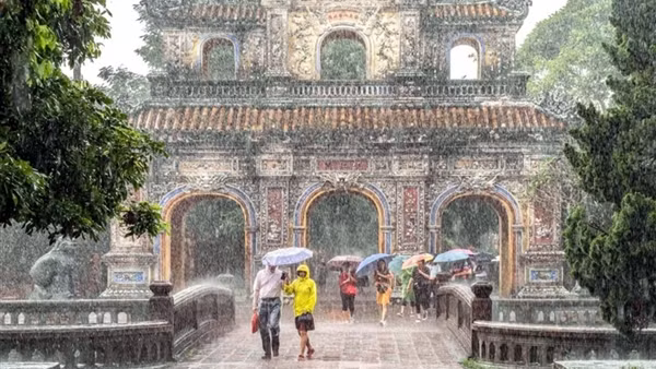 Miền Bắc mưa nắng đan xen, Tây Nguyên và Nam Bộ đêm mưa rào ảnh 2