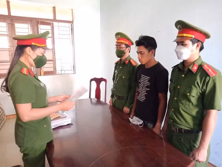 Nhiều lần “yêu” bạn gái “nhí”, nam thanh niên bị khởi tố, bắt tạm giam -0