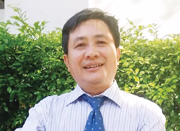 trang 5- nhà văn lại văn long.jpg -0