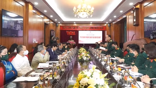 Tô thắm phẩm chất Bộ đội Cụ Hồ