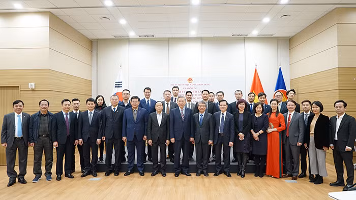 Tiếp tục hoàn thành tốt nhiệm vụ là cầu nối, sứ giả Việt Nam tại Hàn Quốc -0