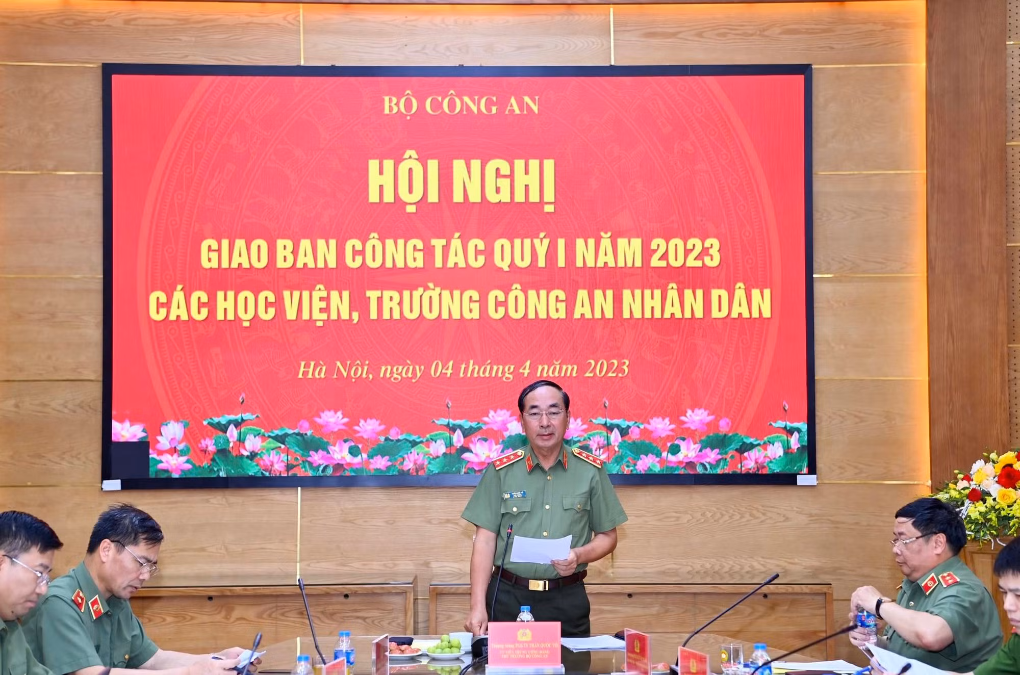 Phân công trách nhiệm cụ thể để tổ chức thực hiện có hiệu quả từng nhiệm vụ trọng tâm -0