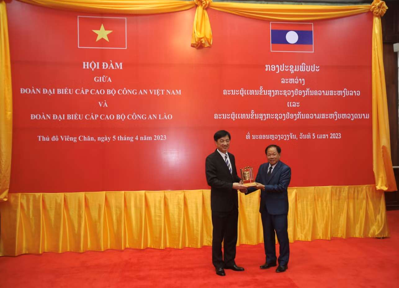 Phối hợp chặt chẽ, triển khai hiệu quả các dự án, chương trình hành động, hợp tác giữa hai Bộ Công an Việt Nam – Lào -0
