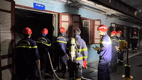 Dập tắt đám cháy kho vật tư bệnh viện lớn nhất Hải Phòng