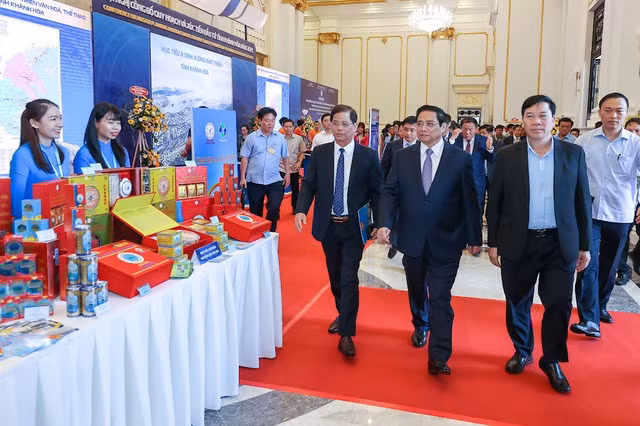 Thủ tướng: Kịp thời lắng nghe, giải quyết các khó khăn và đề xuất của doanh nghiệp, nhà đầu tư -0