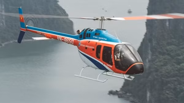 Tìm thấy mảnh vỡ nghi của trực thăng rơi tại Vịnh Hạ Long